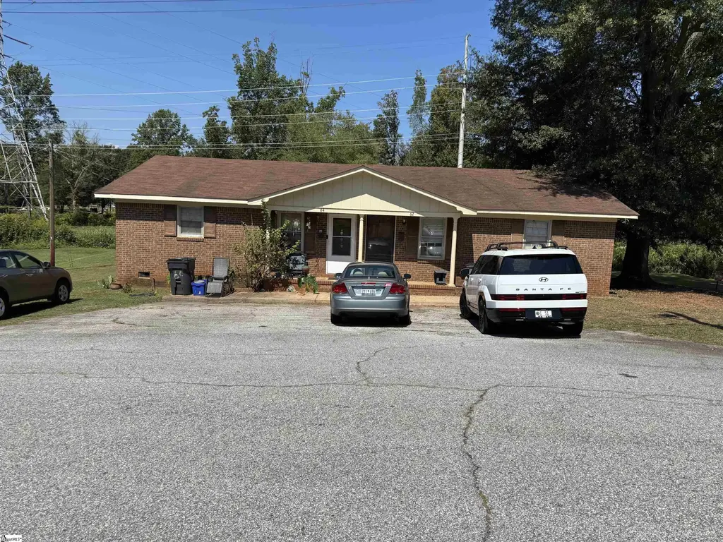 62 Circle Drive, Greenville