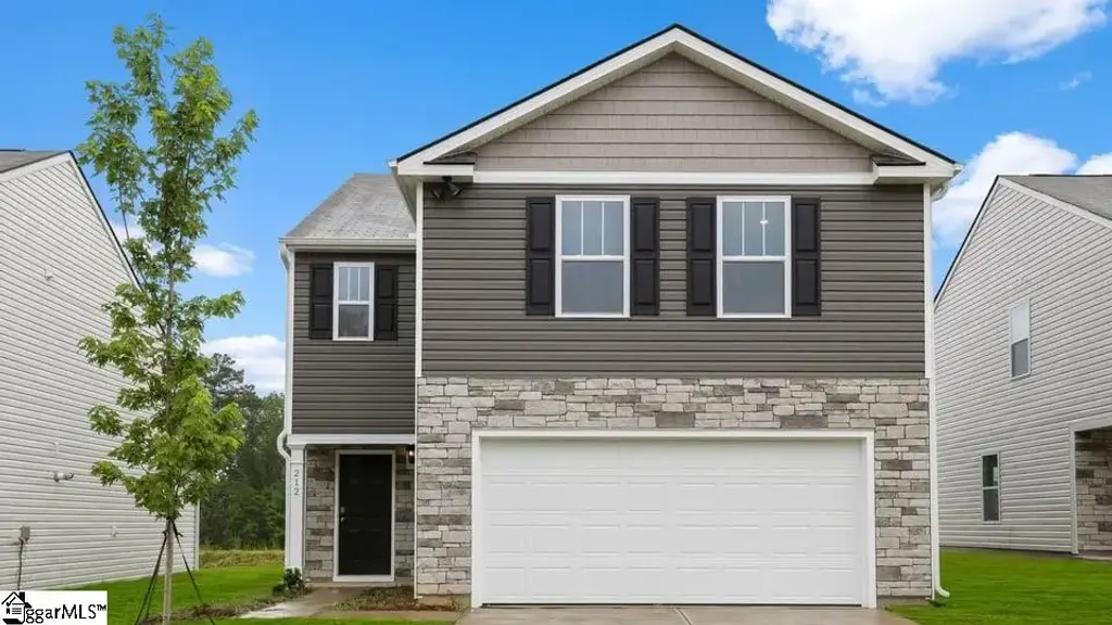 212 Deskin Lane, Fountain Inn