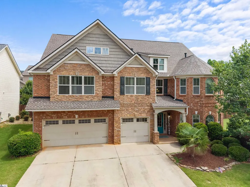135 Creek Shoals Drive, Simpsonville