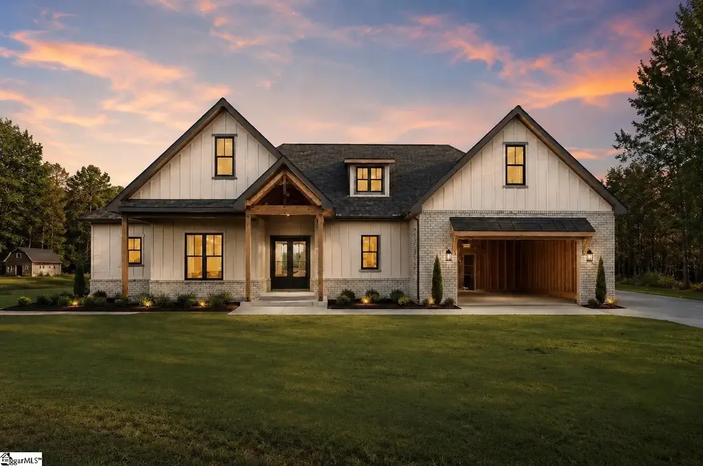 331 Pine Log Ford Road, Travelers Rest