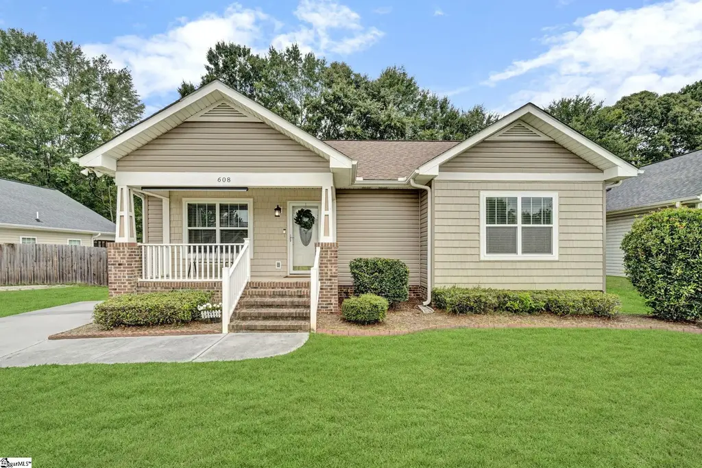 608 Ruddy Creek Circle, Greer