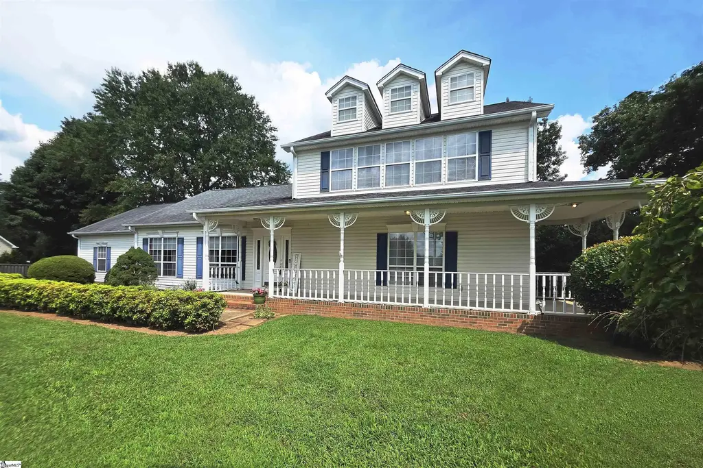 104 Wren Crossing Court, Easley