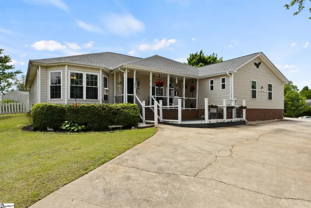 216 Cornelson Drive, Greer