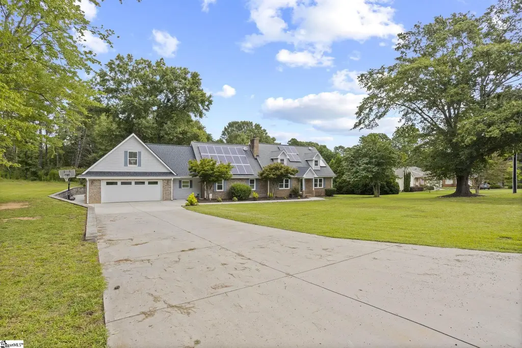15 Morningdale Drive, Travelers Rest