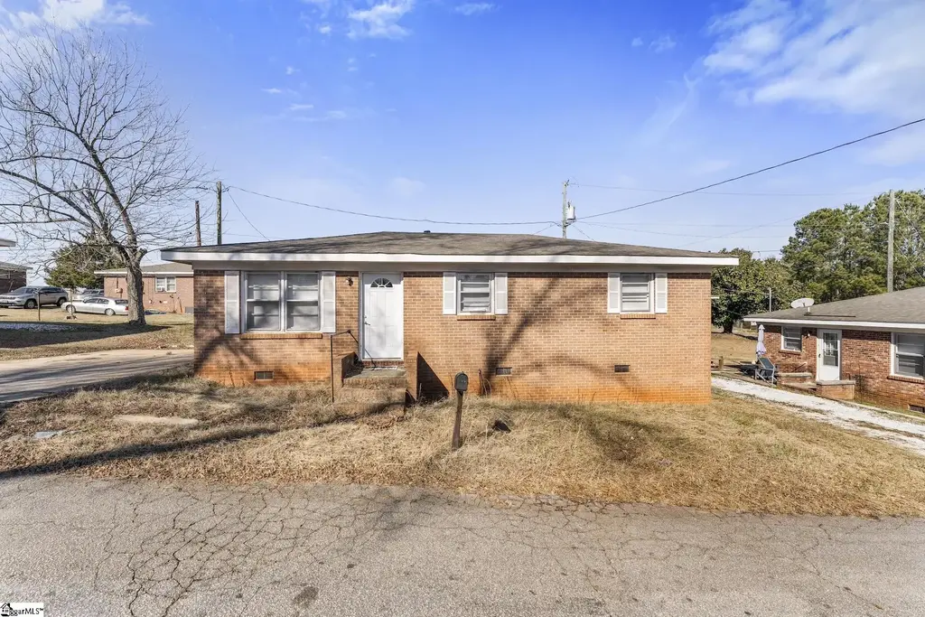 103 Linda Drive, Seneca