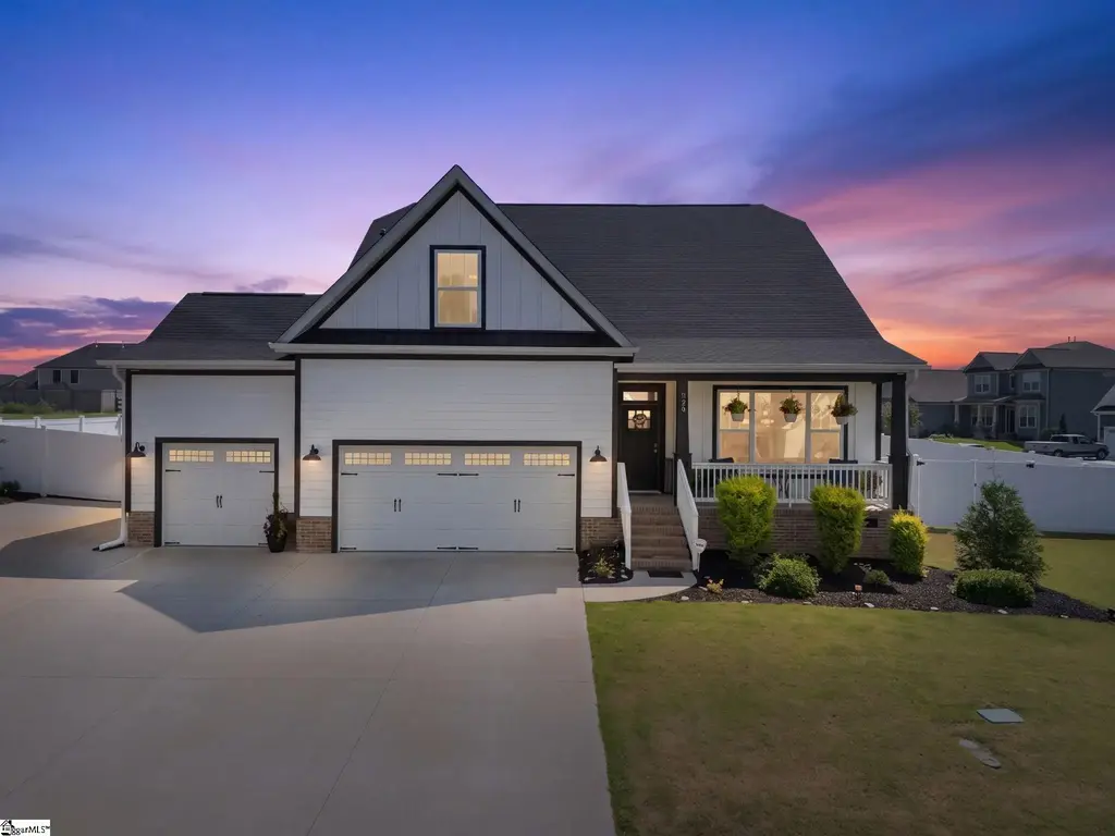 718 Amherst Glen Drive, Greer