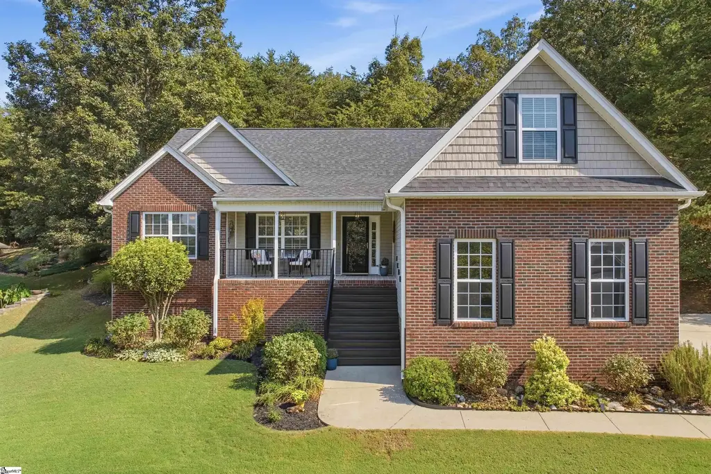 307 Stone River Way, Taylors