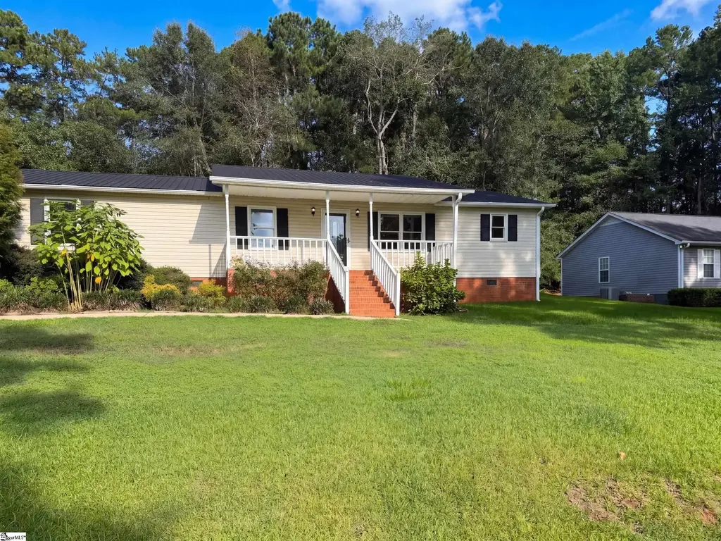 106 Hilltop Road, Laurens