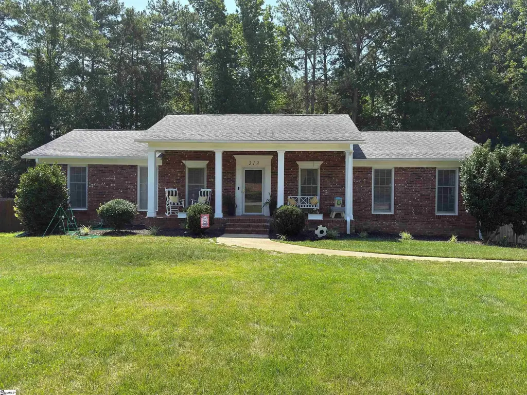 213 Briarwood Drive, Belton