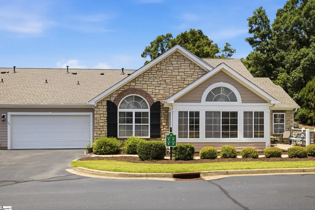 124 Ravines Lane, Spartanburg