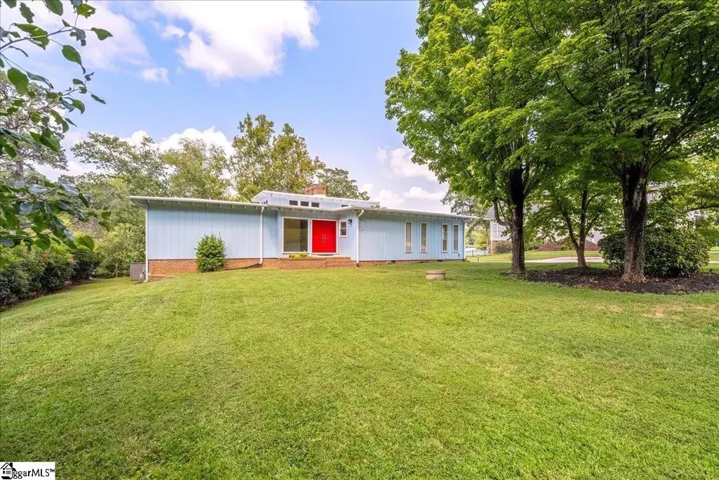136 Shannon Lake Circle, Greenville