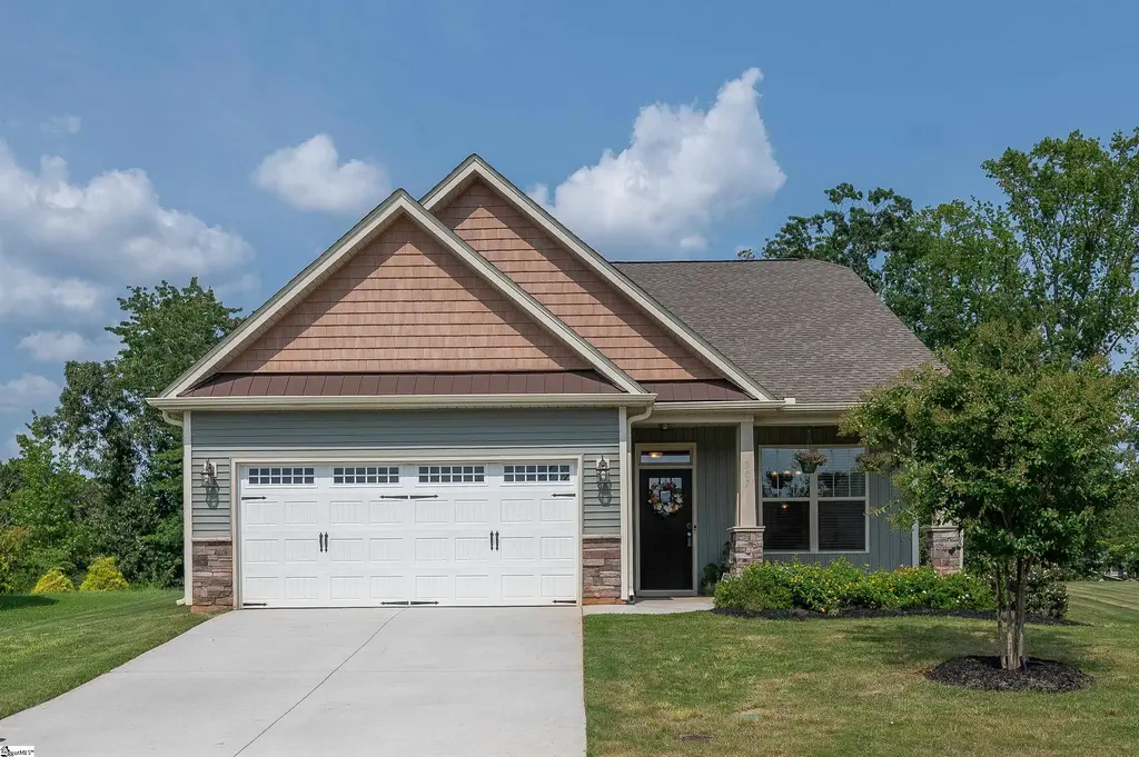 307 Barnhill Court, Greenville