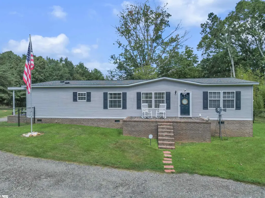 4056 Ridge Road, Greer