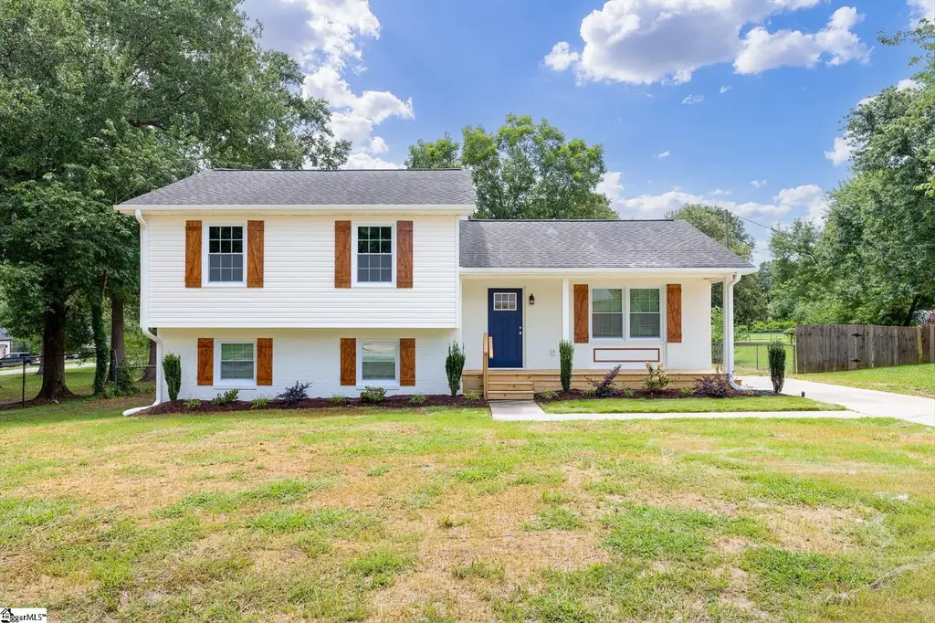 420 Cloverdale Lane, Simpsonville
