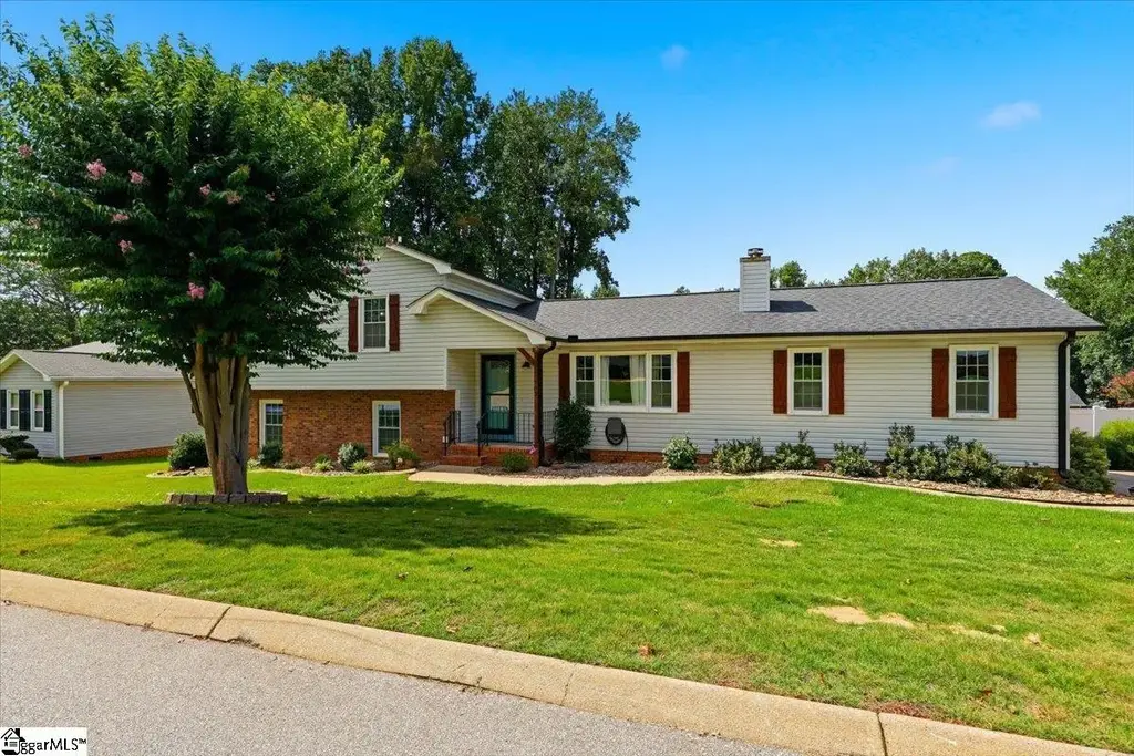 302 Waterbury Court, Simpsonville