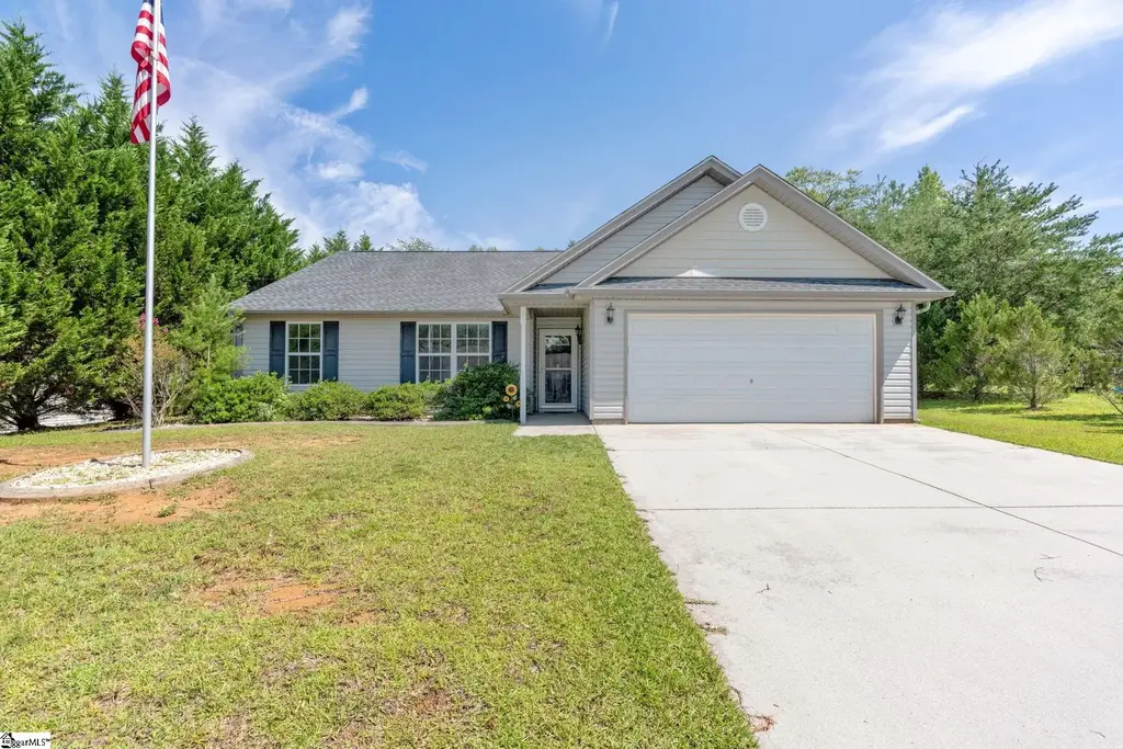 6 Yamassee Trail, Marietta