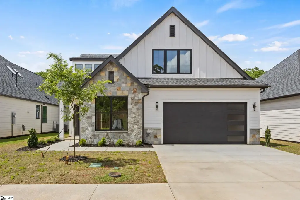 100 Adrian Way, Simpsonville