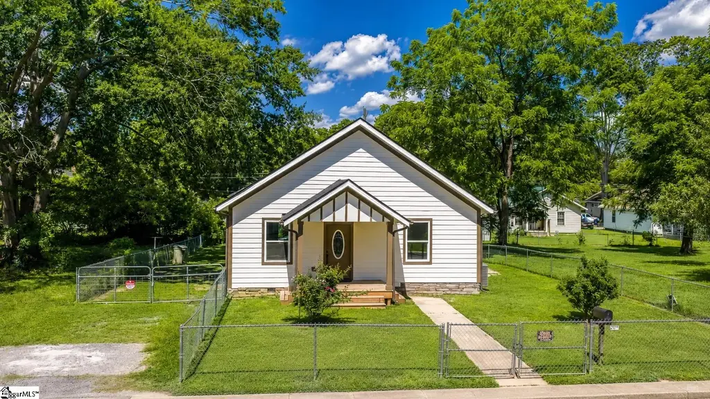 81 Palmetto Street, Clinton