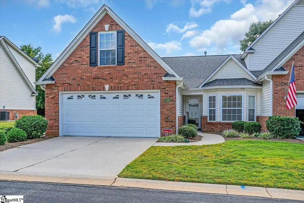 109 Wyndham Court, Greenville