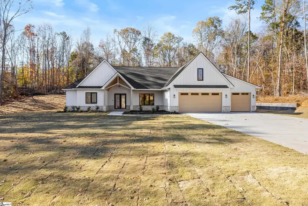 125 E Peninsula Drive, Laurens