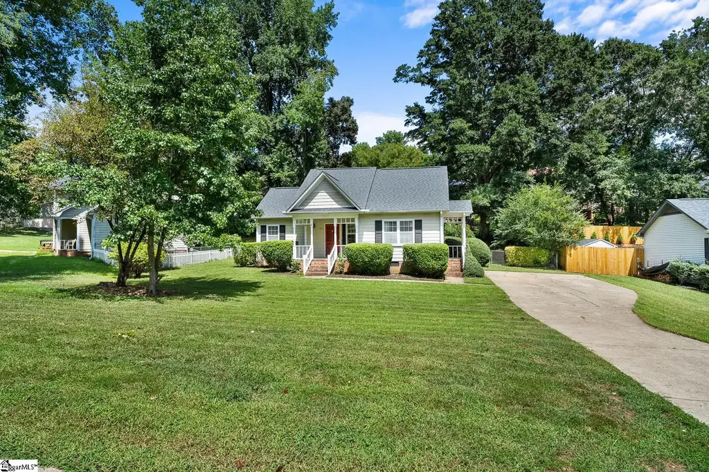 103 Kestrel Court, Taylors