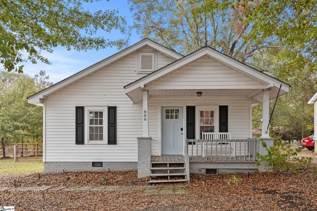 606 Poplar Drive, Greer