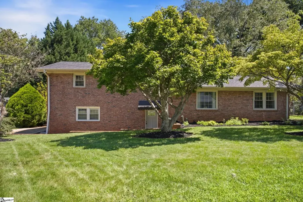 15 Holmsby Lane, Taylors