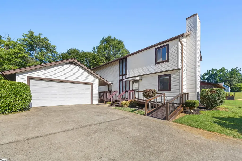 1105 Charter Oak Drive, Taylors