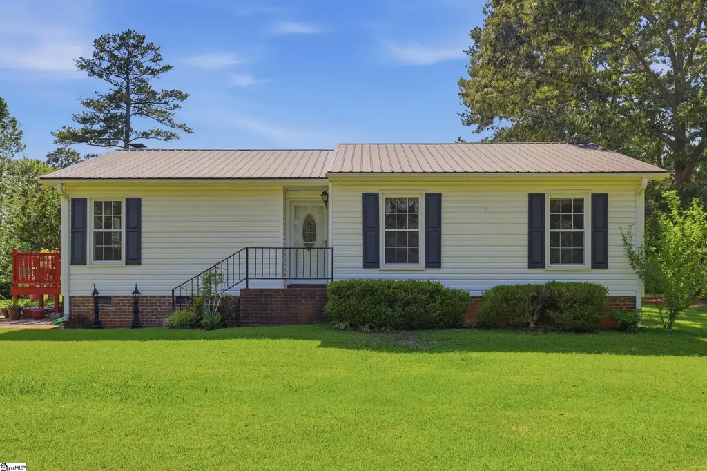100 Elm Court, Easley