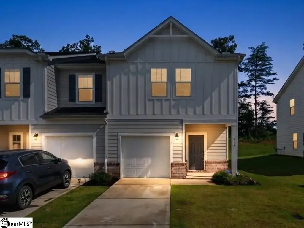 919 Yarn Way, Greer