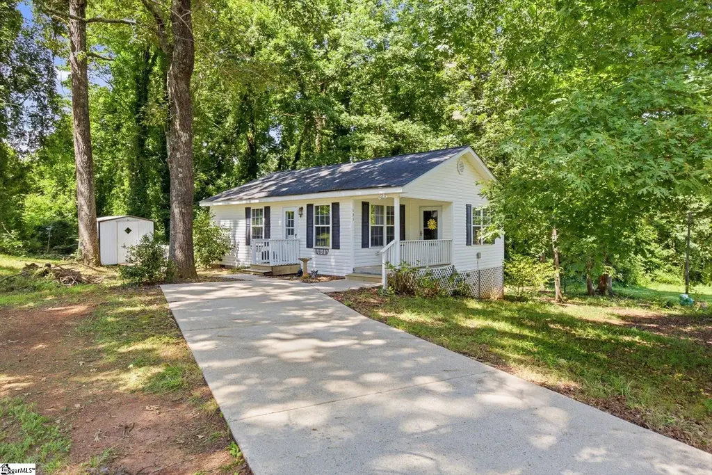 131 Mill Street, Travelers Rest