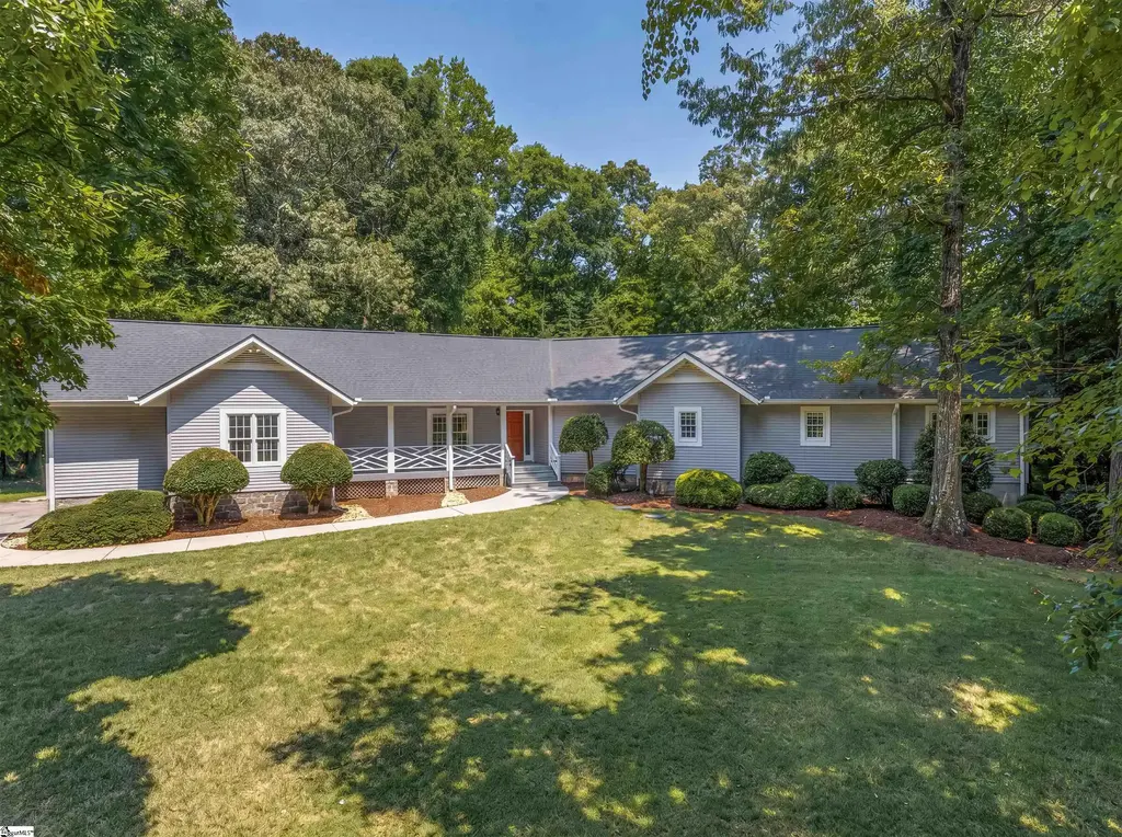 202 Holly Drive, Easley