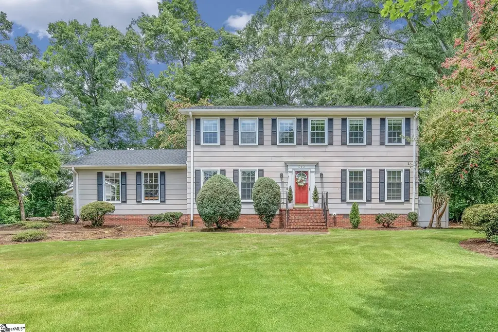 210 Heathwood Drive, Spartanburg