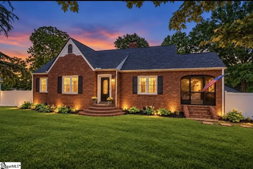 709 W Main Street, Pickens