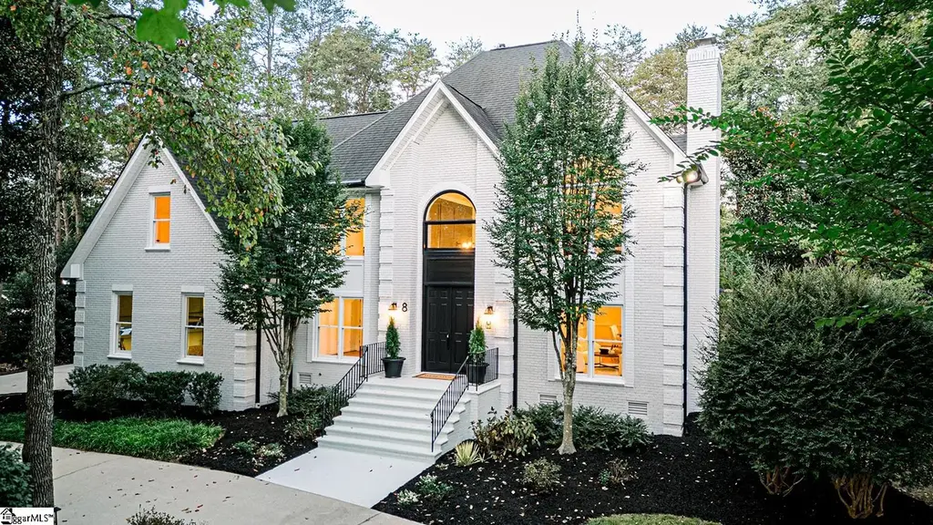 8 Sneed Drive, Taylors