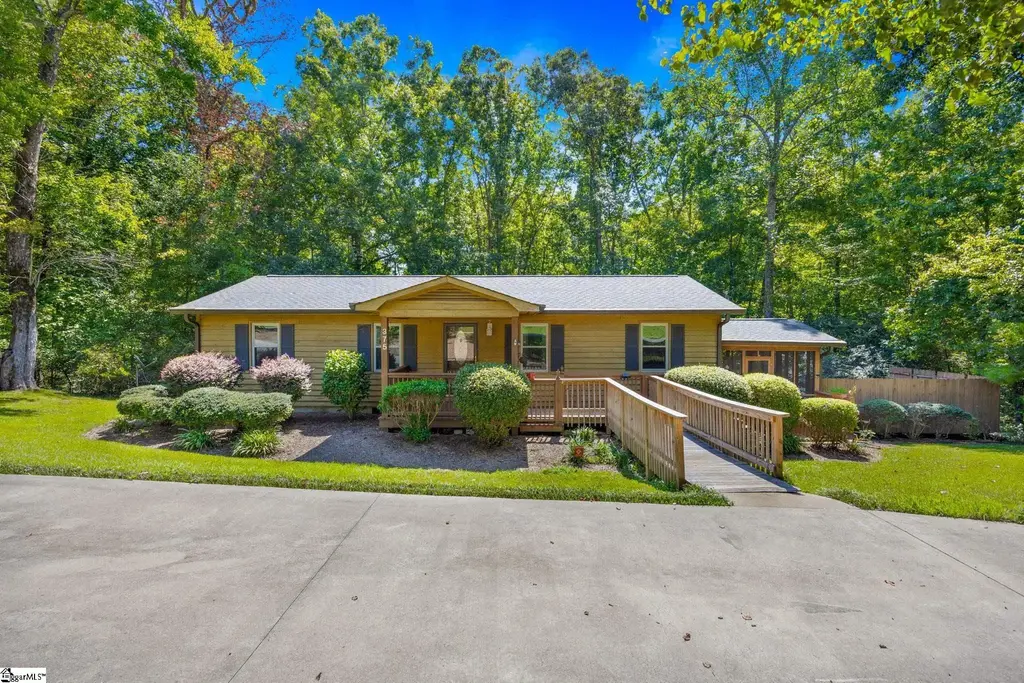 375 Gravley Road, Pickens