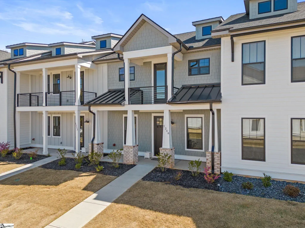 1208 N Pinot Road, Duncan