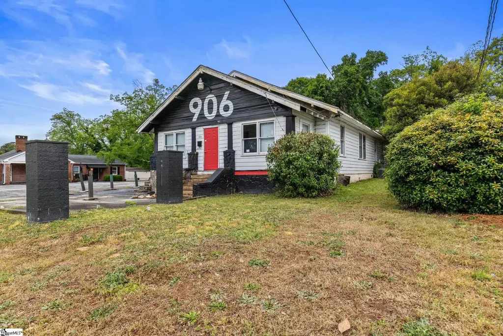 906 W Poinsett Street, Greer