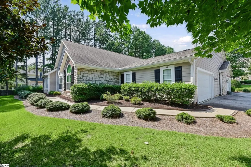 182 Grinders Circle, Greer