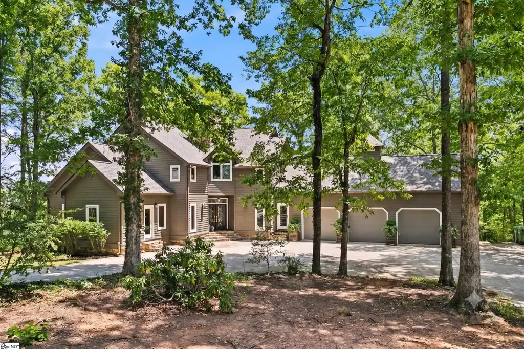 233 Stable Gate Drive, Campobello