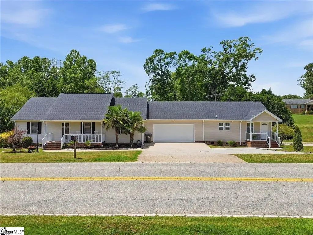 707 Reid School Road, Taylors