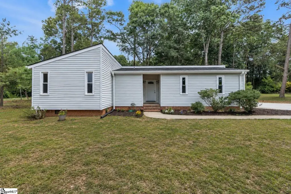 101 Cedar Lane, Easley