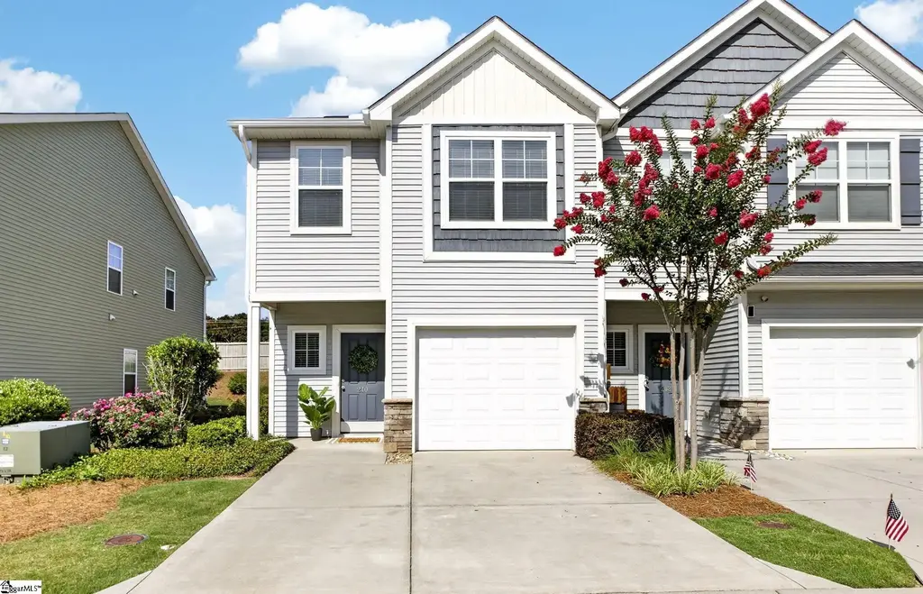 210 Button Willow Street, Taylors