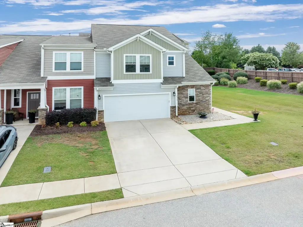 203 Mayfair Station Way, Greer
