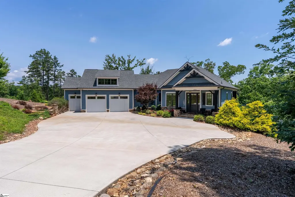 1384 Harbor Ridge Road, Seneca