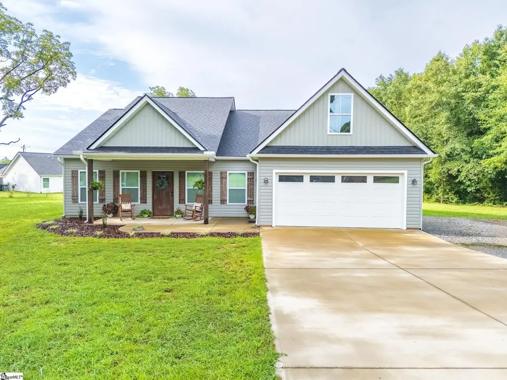 3807 Camp Road, Greer