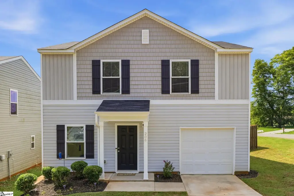 206 Christopher Street, Duncan