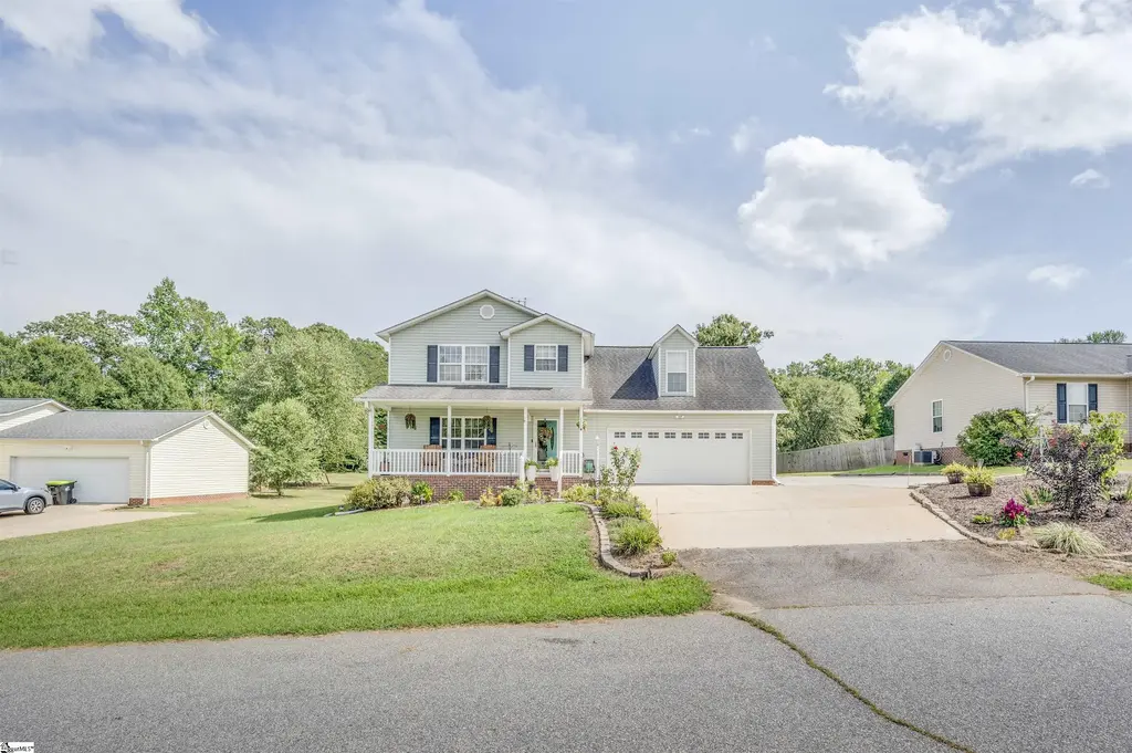 202 Shady Pines Way, Fountain Inn