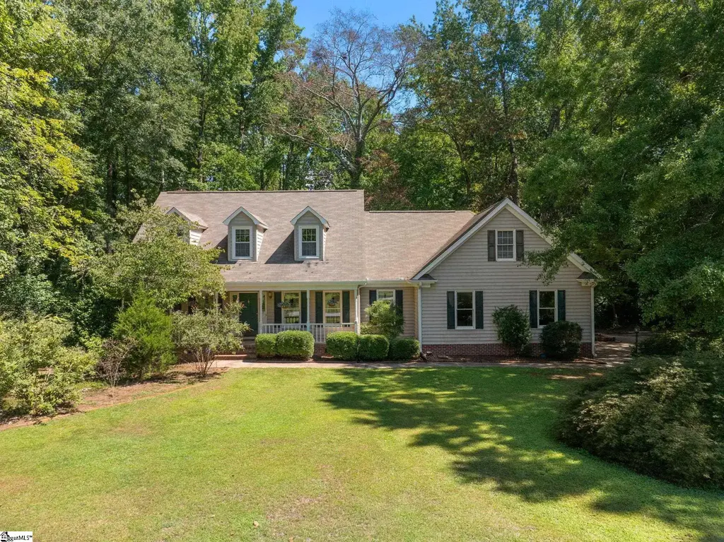 205 Hillpine Drive, Simpsonville