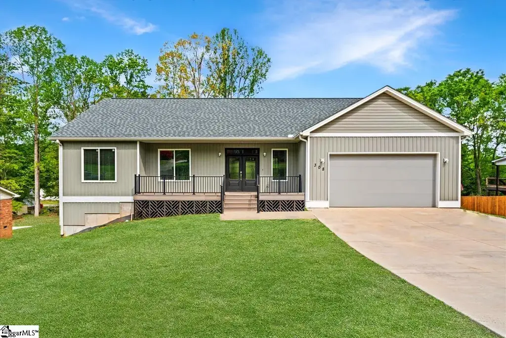 308 Pineridge Drive, Spartanburg